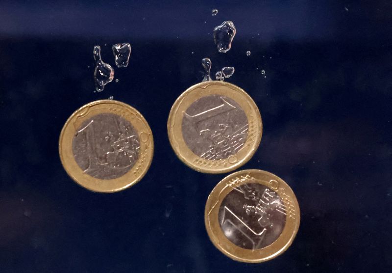 Cash loses top spot in euro zone as digital payments spread