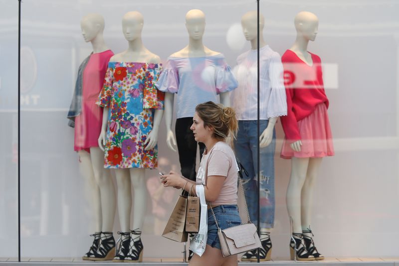 Canada October retail sales up 1.4% on gasoline, seen down 0.5% in November
