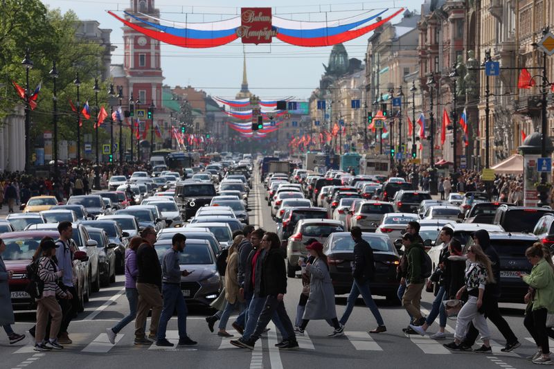 Russian services activity shrinks for third month running in Dec -PMI