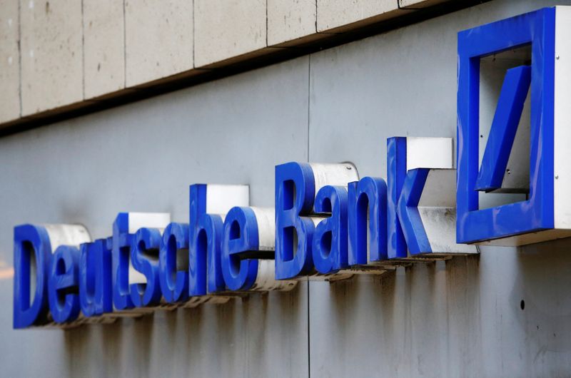 Deutsche Bank bucks trend as it maintains ties to Russia
