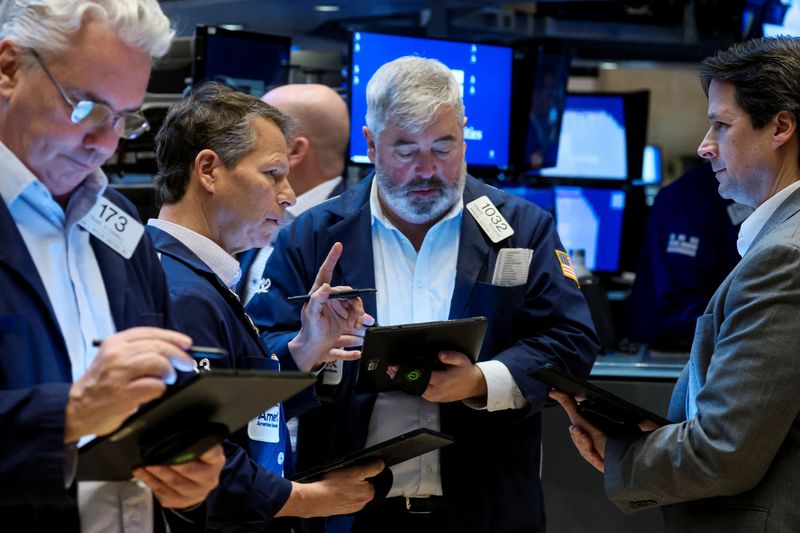 Wall Street stocks rally, oil prices fall ahead of Fed meeting