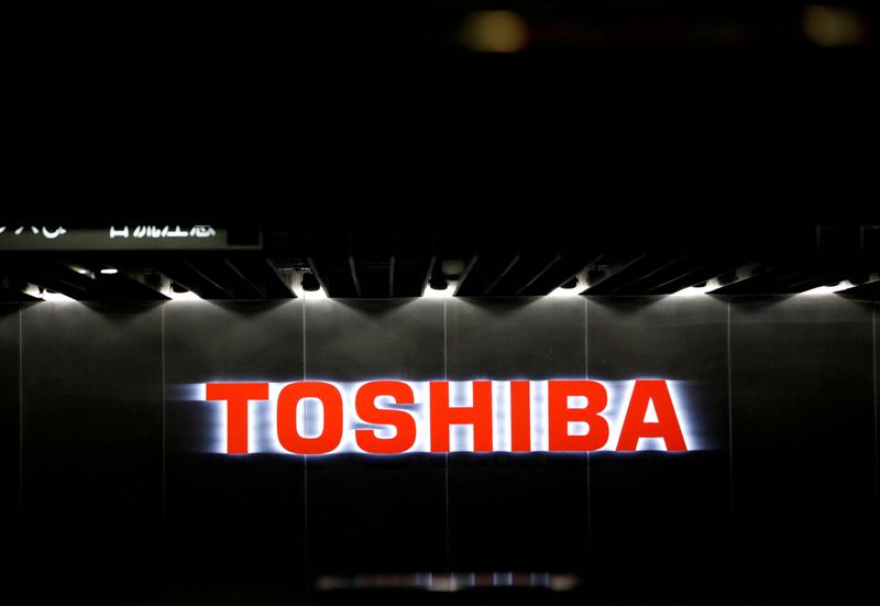 In break with Toshiba board, director says to back plan that could open door to buyout
