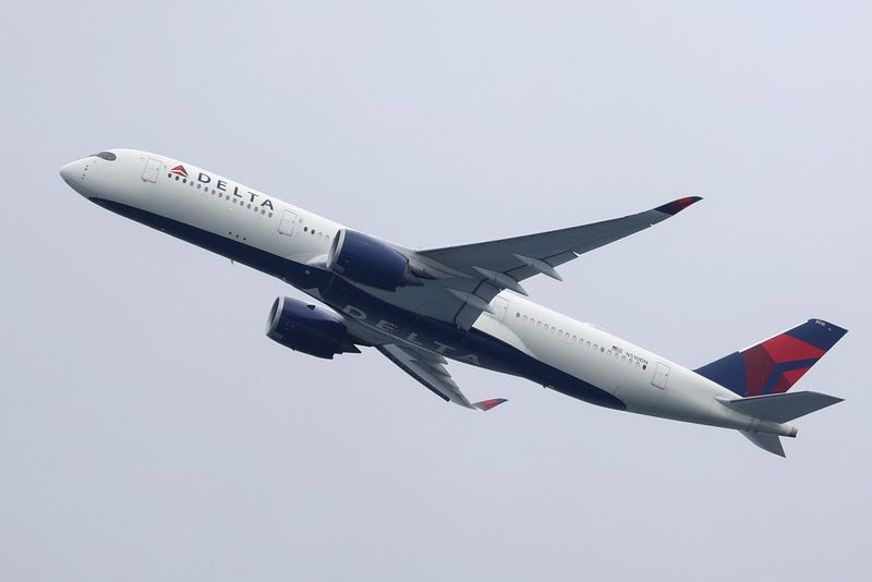 Chicago CBP Notices International Travelers Returning to the Friendly Skies