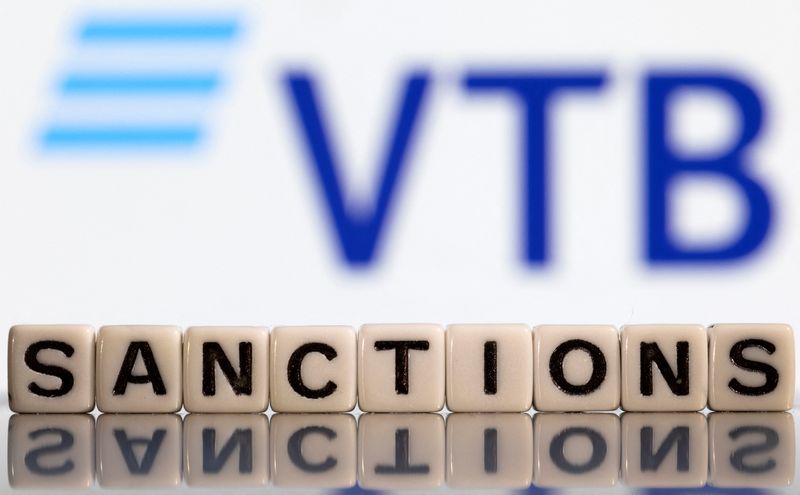 Russia's VTB to hand over servicing of foreign securities to other firms - TASS
