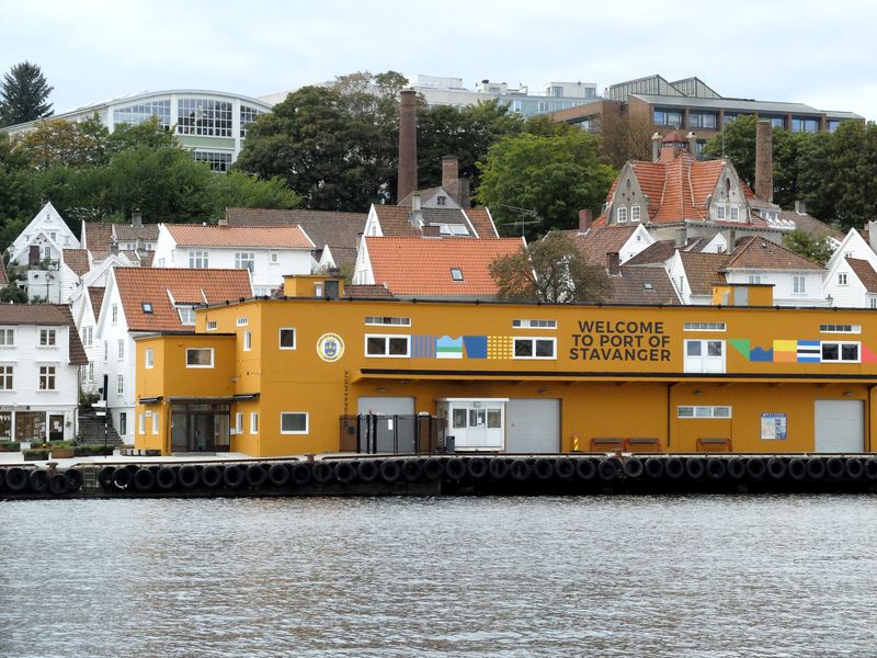 Norway economy faces negative impact from Ukraine war, statistics agency says