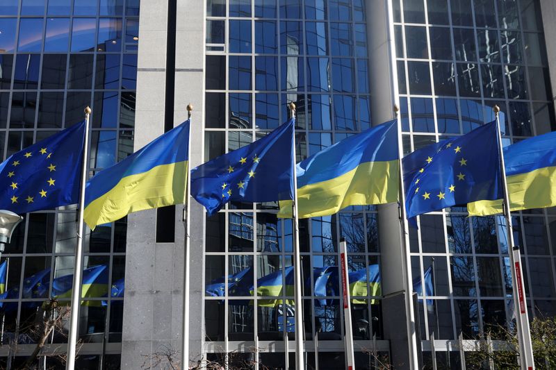 Analysis-Ukraine crisis another nudge for joint EU bonds