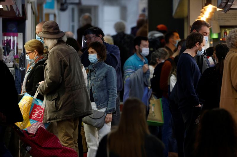 Euro zone consumer confidence falls to -18.7 in March