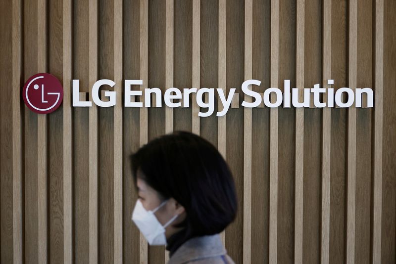 Tesla, Lucid supplier LGES plans to build $1.4 billion battery factory in Arizona