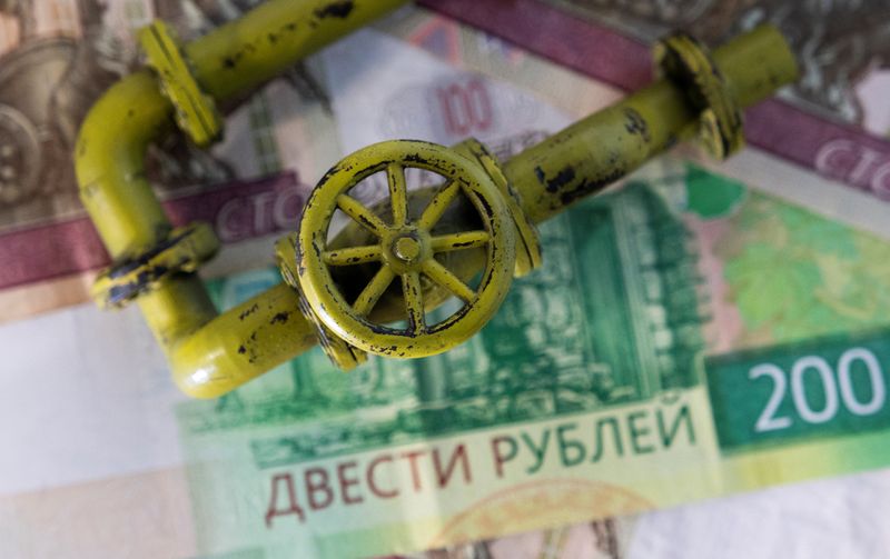 Explainer-Challenges arise as Russia calls for gas payments in roubles