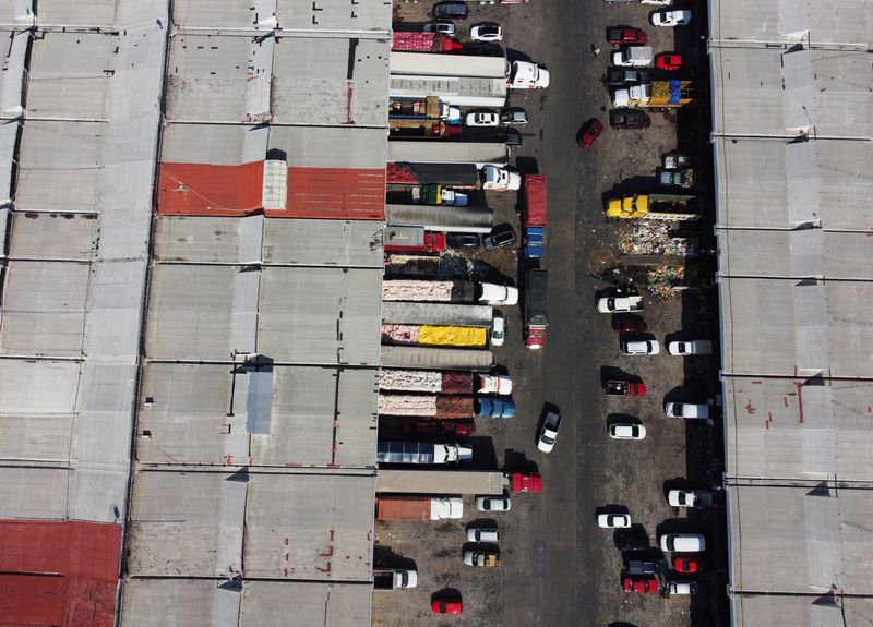 Massive food market in Mexico City poised to harness sunshine for power