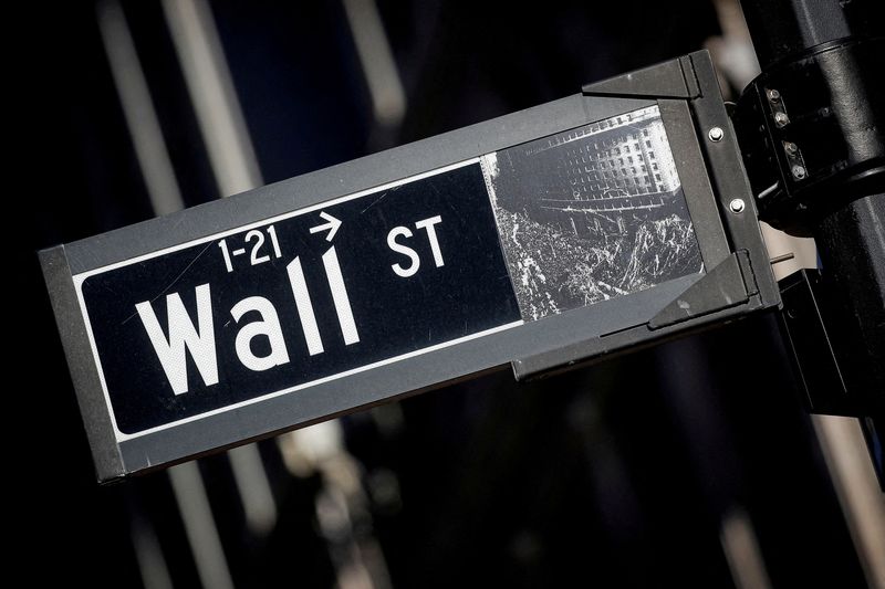 Explainer-U.S. yield curve inversion: What is it telling us?