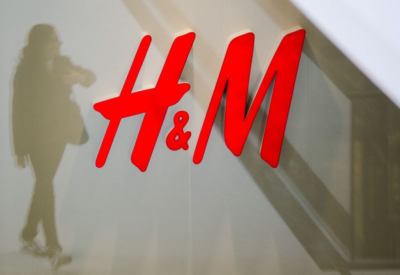 H&M seen posting first-quarter profit, Russia clouds outlook