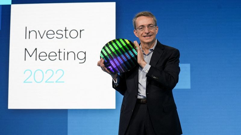Intel CEO earned 1,711 times more than average company worker in 2021