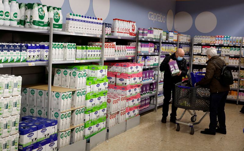 Spain allows rationing products in case of market stress to prevent shortages