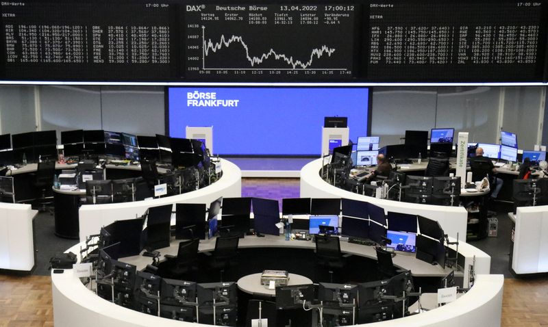 Rising bond yields, Ukraine crisis weigh on European shares