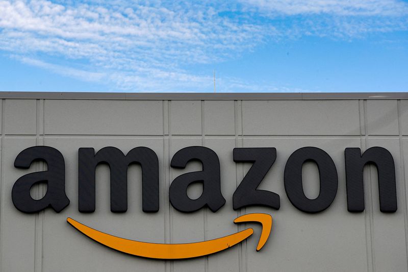 New York pension leader says reaches deal on civil rights review at Amazon.com
