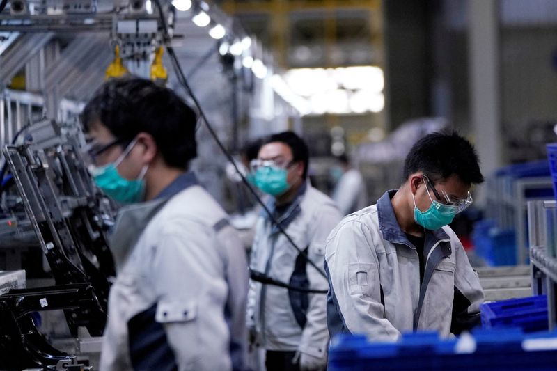 Industrial output in Shanghai falls for first time in 2 years