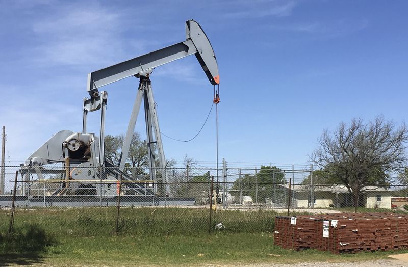 U.S. refiners set for strong start to 2022 as fuel prices surge worldwide