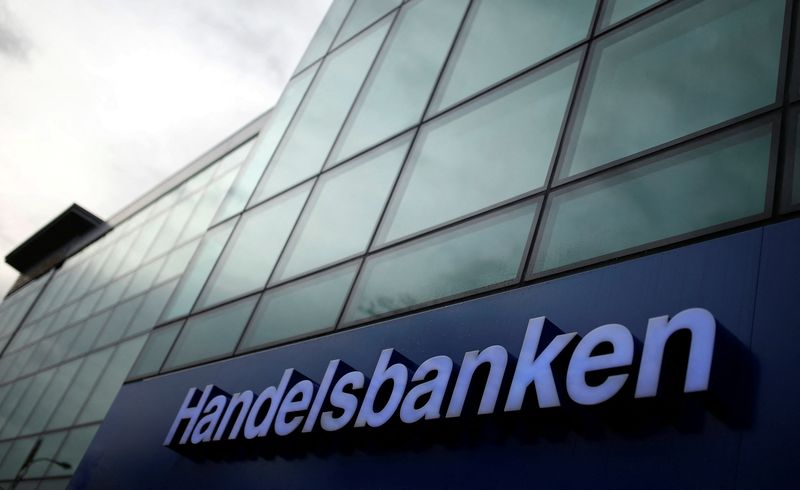 Sweden's SEB, Handelsbanken beat forecasts but Ukraine, inflation cloud outlook
