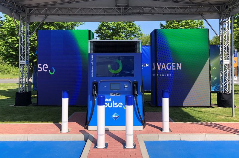 Volkswagen, BP could expand e-car charging alliance to other regions
