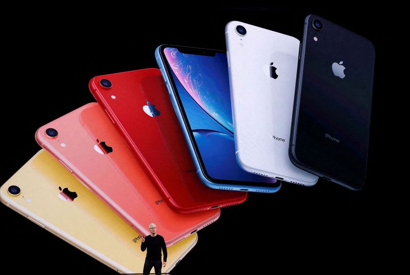 Apple sees bigger supply problems after strong start to year