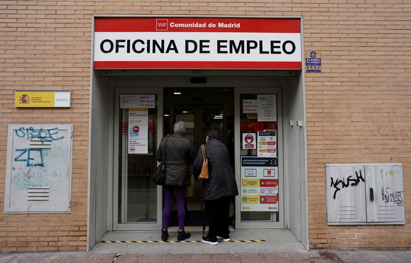 Spain's April jobless number slips, formal jobs at record high
