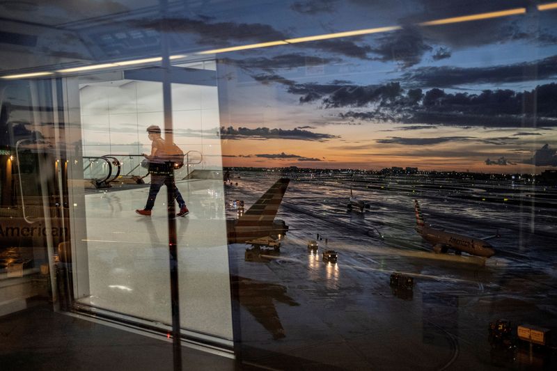 FAA to boost Florida air traffic control staff amid rise in snarled flights