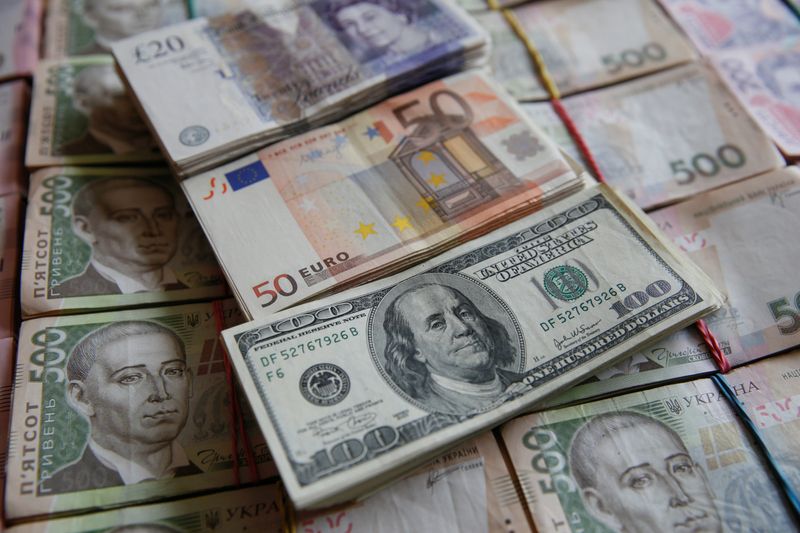 Ukraine to let foreigners transfer bond income from April 2023
