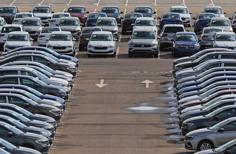 New car sales in Russia slump by record 78.5% y/y in April