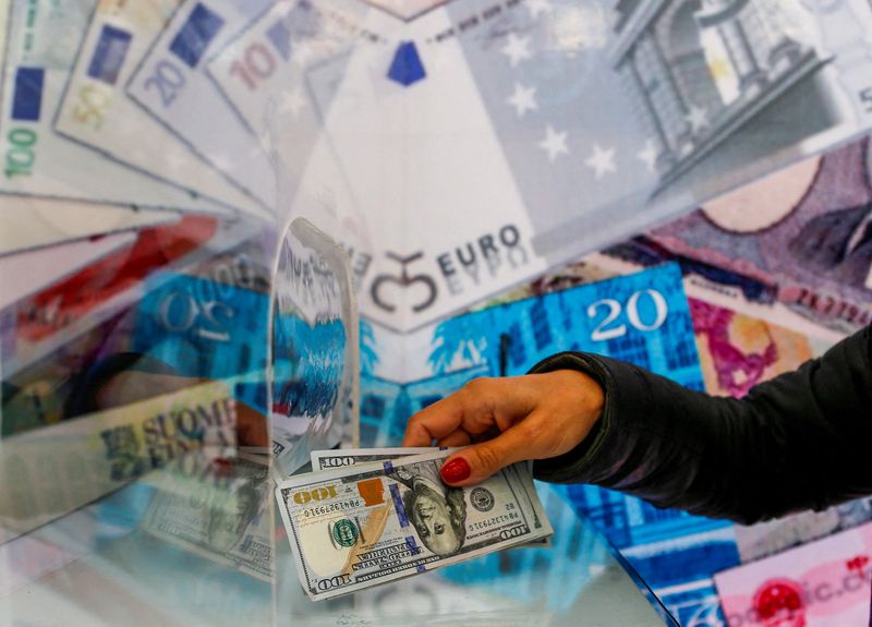 Dollar recovers ground as risk appetite fades