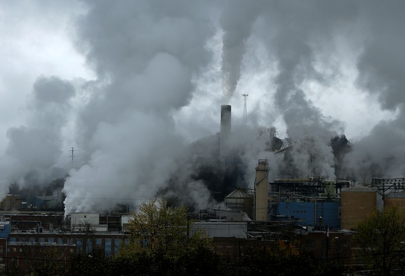 Mid-Atlantic factory activity at 2-year low, Philadelphia Fed says
