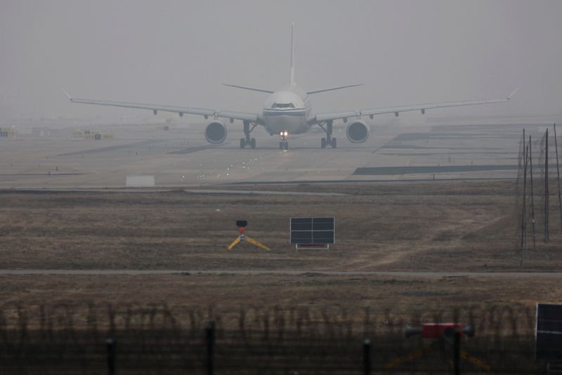 China seeks "whistleblowers" to plug aviation safety loopholes