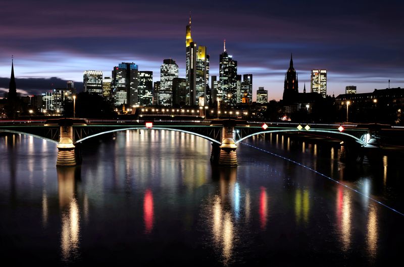 German economy dodges recession as war, pandemic weigh