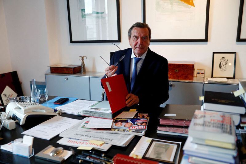 Analysis-Schroeder throws in towel as German industry clings on to Russian gas