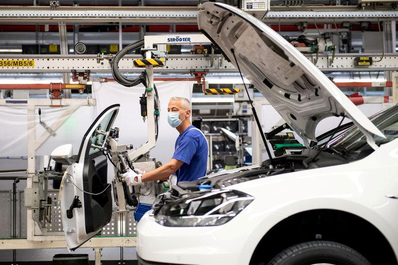 Material shortages ease further for German manufacturers - Ifo