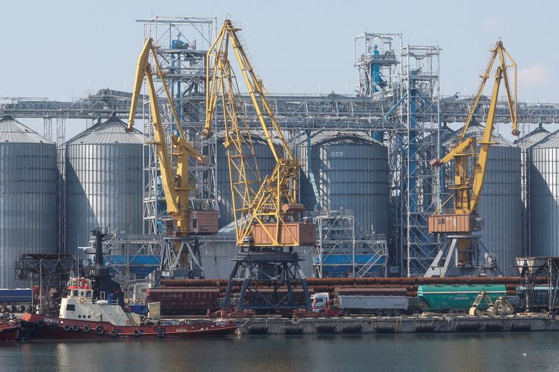 Ukraine grain exports down 29.6% at 23.6 million T so far in 2022/23