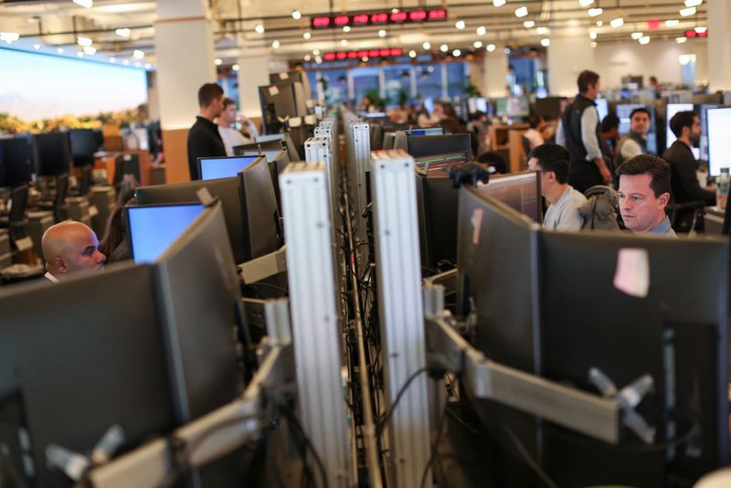 Analysis-Bond traders get their swagger back in rate-obsessed markets