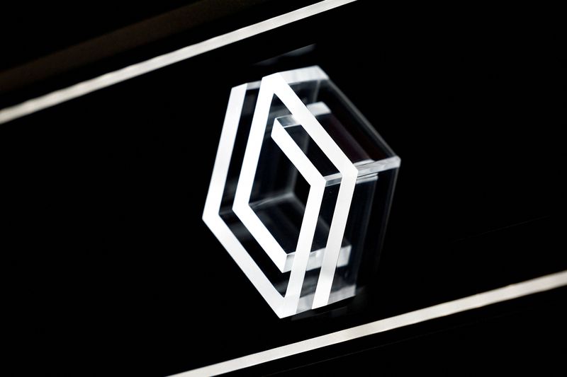 Nissan-Renault deal on alliance could come as early as Feb. 1 - source
