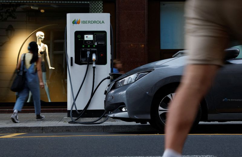 Auto lobby urges Spain to speed up vehicle electrification as sales lag