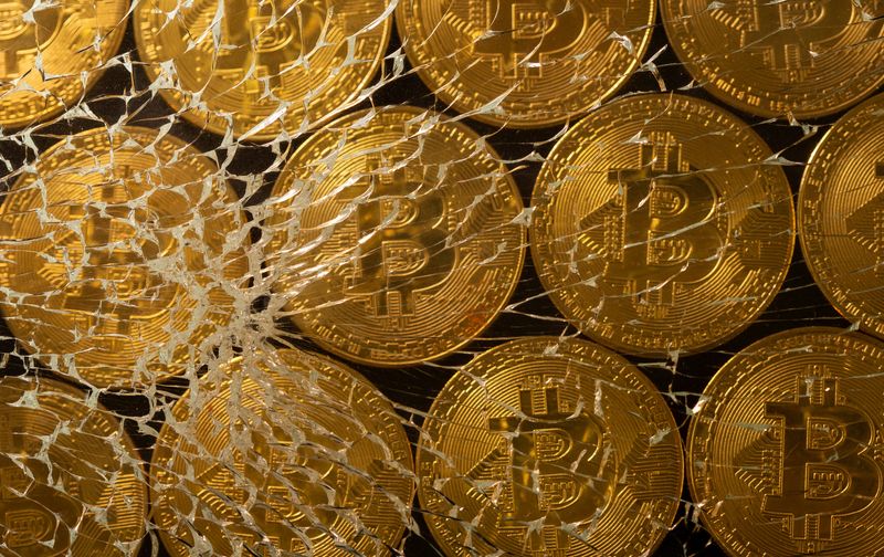 Irish central bank chief calls for ban on crypto advertising