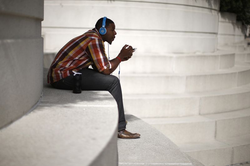 Spotify shares jump on bullish outlook as more users tune in