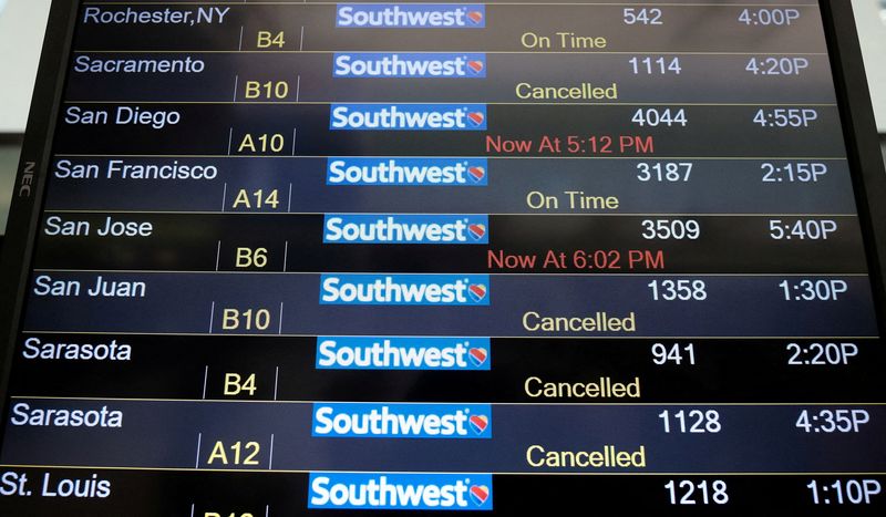 U.S. travel insurance to take off as year-end cancellations spook flyers