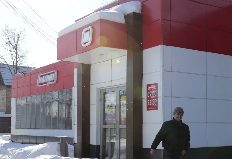 Russia's Magnit opens first 'hard discount' stores