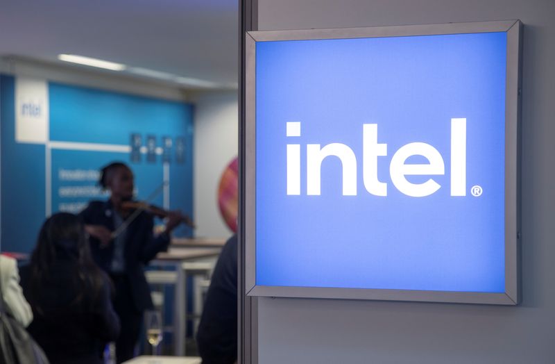 Intel releases software platform for quantum computing developers
