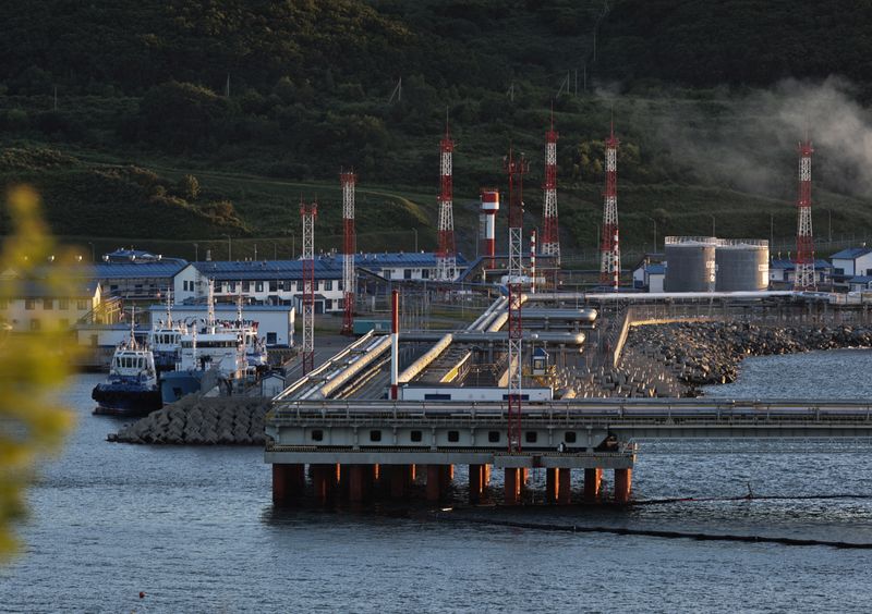 Oil falls by $3/bbl as investors brace for steeper US rate hikes