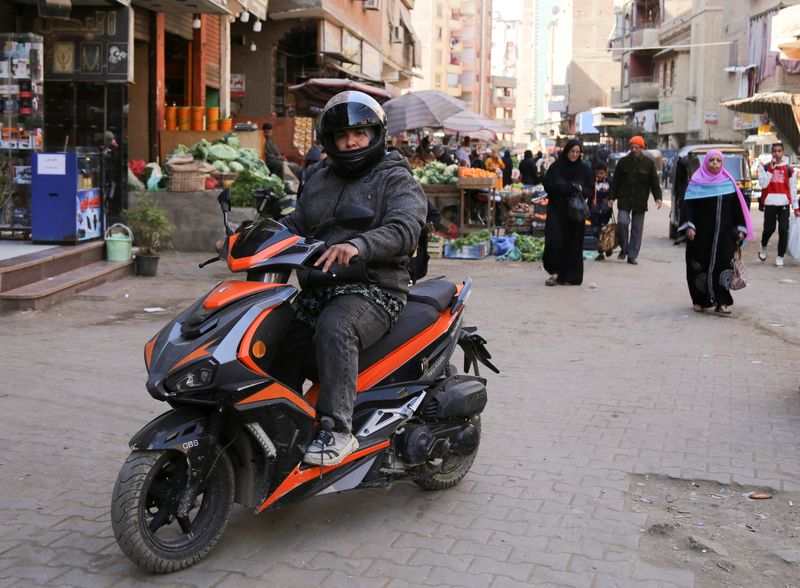 Egyptian scooter driver wants to start all-woman app