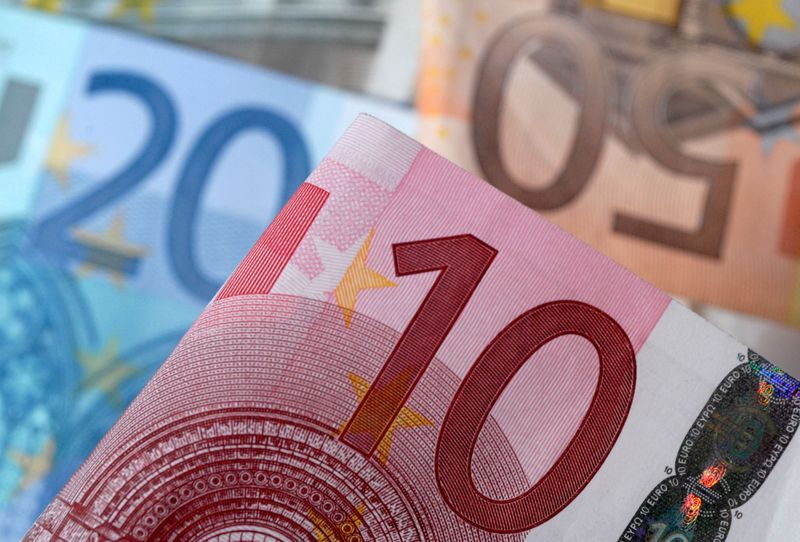 Analysis-Governments could find avid buyers for record bond sales as ECB rates peak
