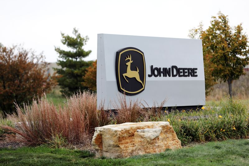 Russia-based Insight Group acquires Deere & Co leasing arm