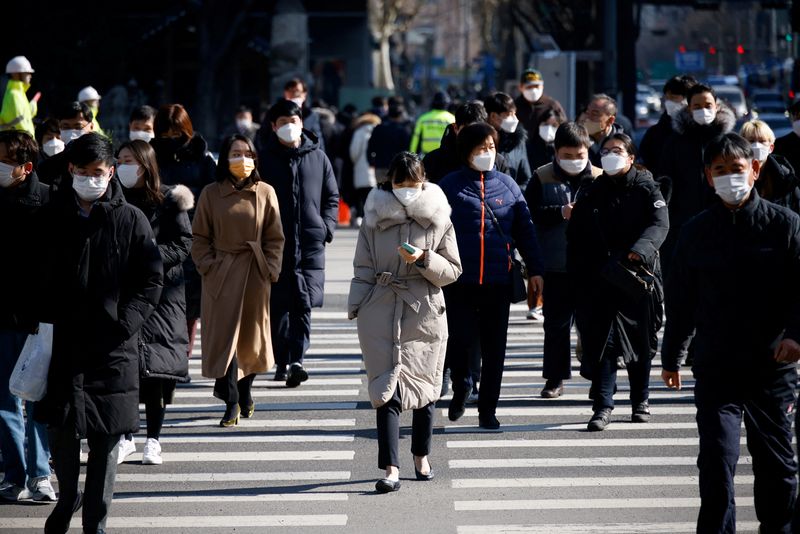 S.Korean labour minister defends longer work week as helpful for mothers
