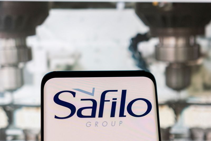 Safilo evaluates sale of Italian Longarone plant